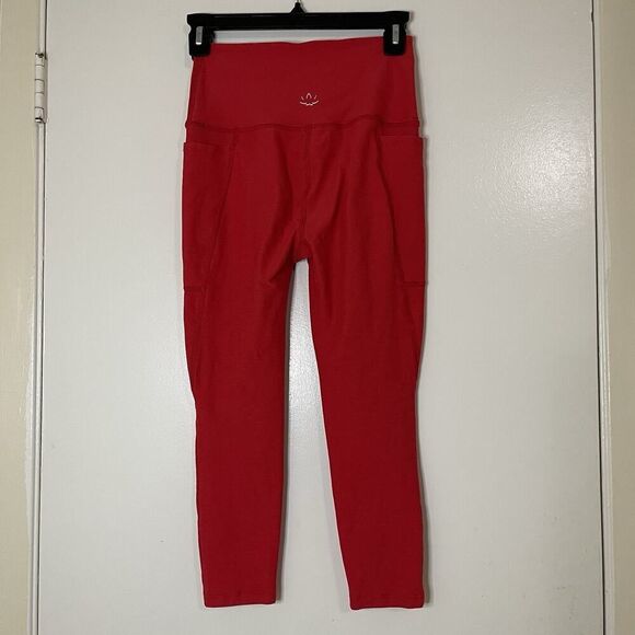 Beyond Yoga red cropped high rise leggings size medium - Picture 4 of 6
